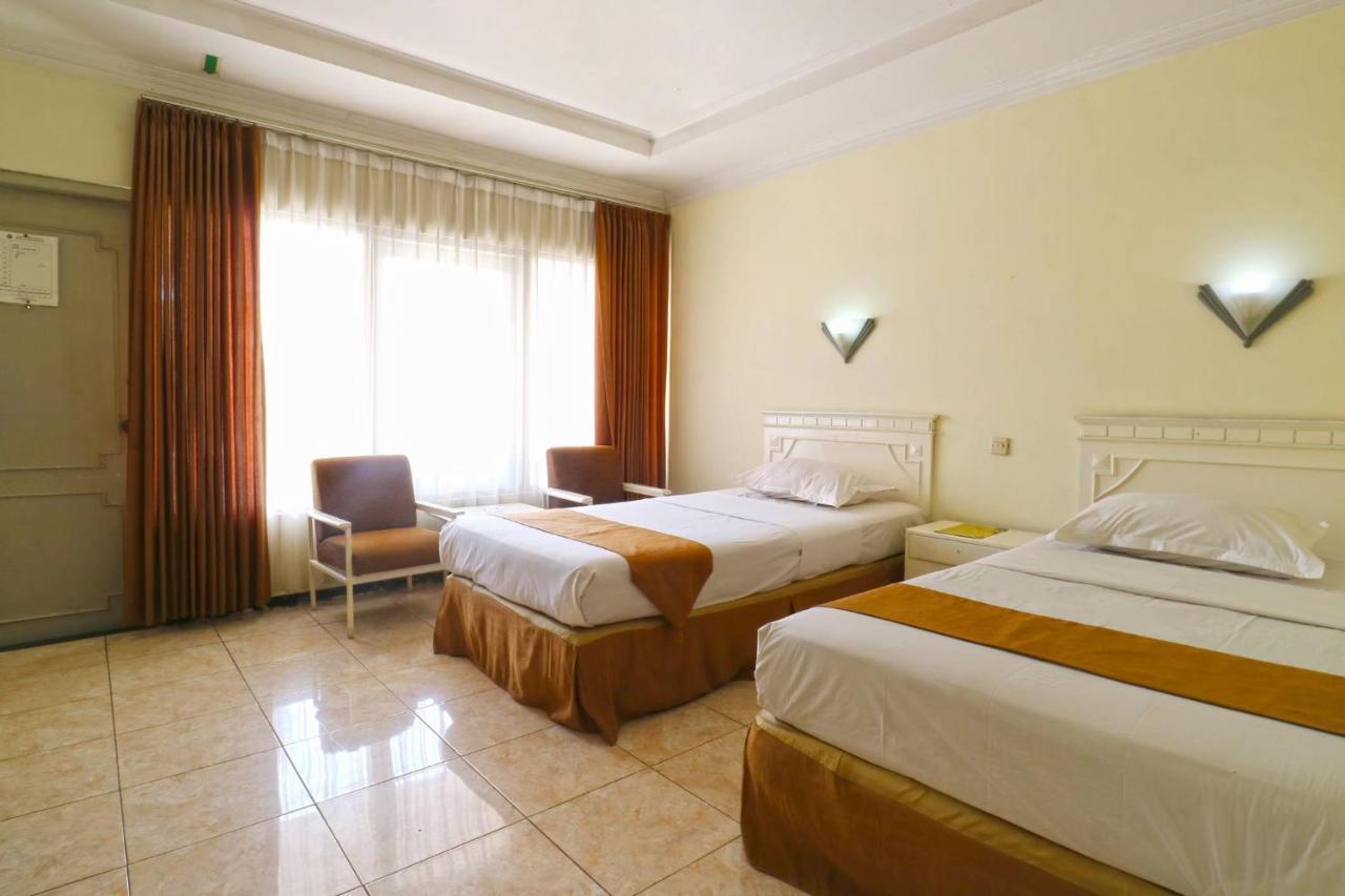 Hotel Tanjung Surabaya Eksteriør billede