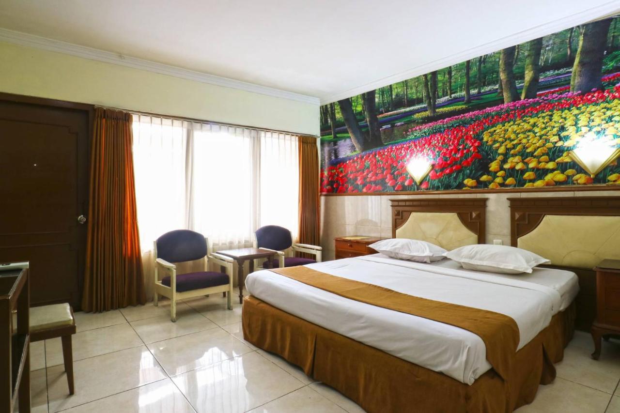 Hotel Tanjung Surabaya Eksteriør billede